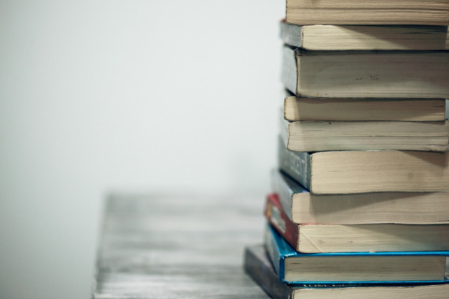 universidad-villanueva-dona-libros